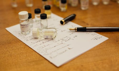 laboratoire-parfum-note-cahier-marketing laboratoire-parfum-note-cahier-marketing